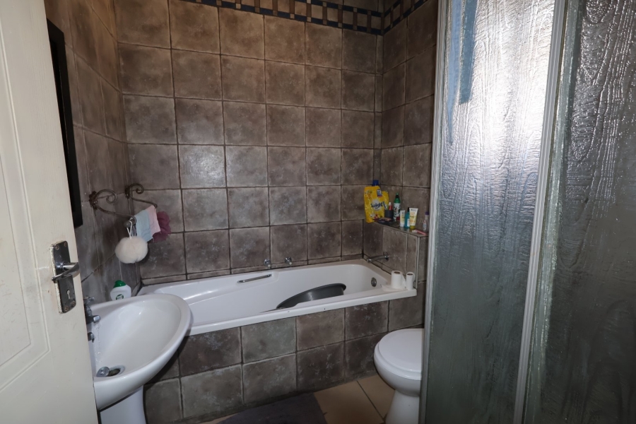 1 Bedroom Property for Sale in Brandwag Free State